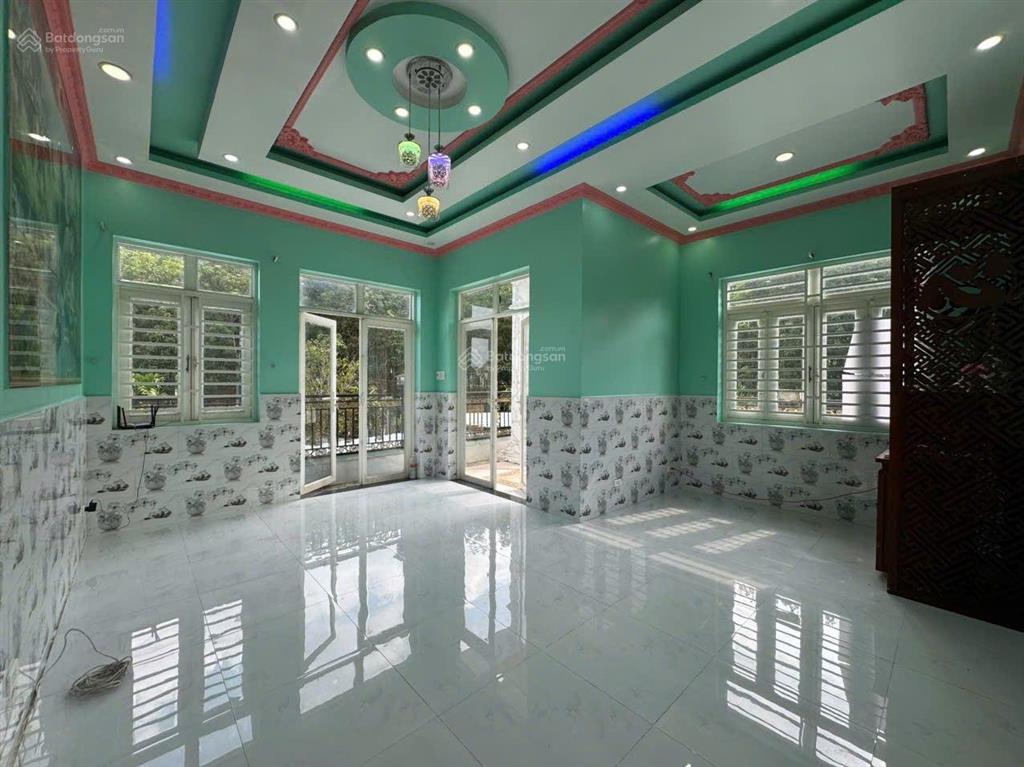 Bán nhà vườn phú giáo, bình dương, 2 lầu, 4 ngủ, có bể bơi, có cột viettel 4 triệu/tháng 0962 608 ***