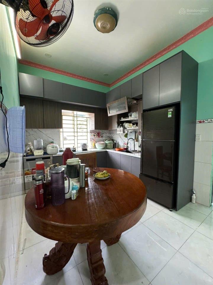 Bán nhà vườn phú giáo, bình dương, 2 lầu, 4 ngủ, có bể bơi, có cột viettel 4 triệu/tháng 0962 608 ***