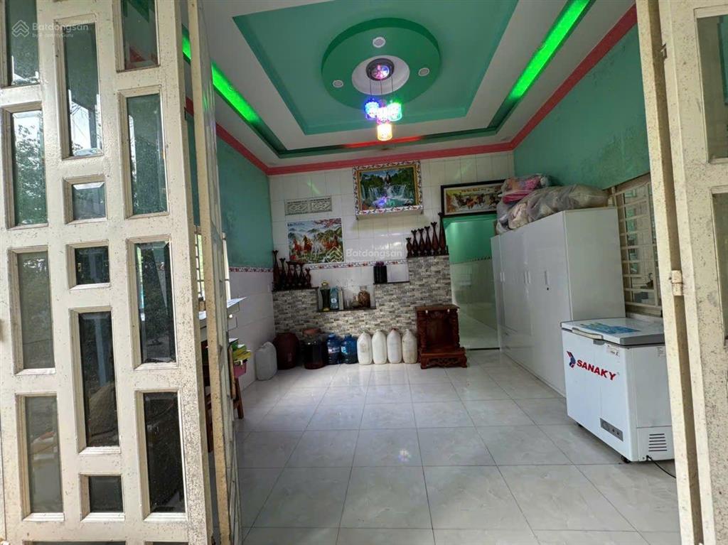 Bán nhà vườn phú giáo, bình dương, 2 lầu, 4 ngủ, có bể bơi, có cột viettel 4 triệu/tháng 0962 608 ***