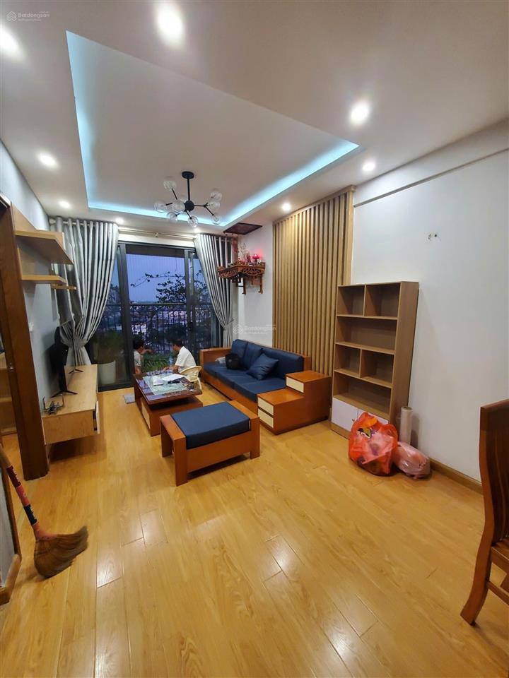 Cho thuê nhà  ct1  gelexia 727 tam trinh, hoàng mai, hà nội. căn 2 ngủ  80m  ban công nam