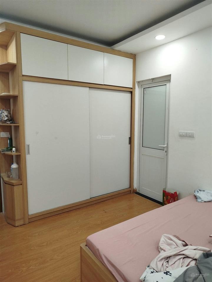 Cho thuê căn 2 ngủ tòa ct1, gelexia 727 tam trinh, hoàng mai, hn. vào ở luôn. 10 triệu. 0916 800 ***