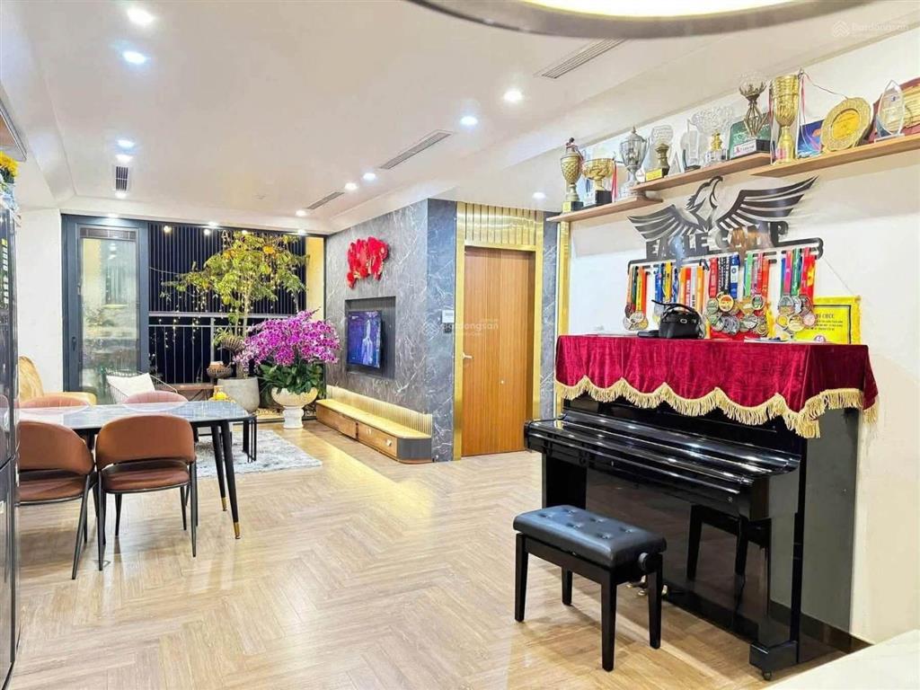 Bán căn góc 3 ngủ 107,2 m đẹp tòa b hateco view hồ công viên yên sở. 6 tỷ 9, thương lượng mạnh