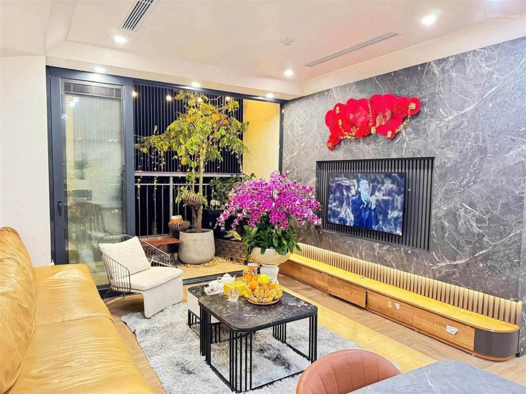 Bán căn góc 3 ngủ 107,2 m đẹp tòa b hateco view hồ công viên yên sở. 6 tỷ 9, thương lượng mạnh