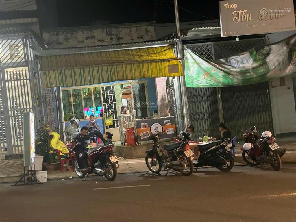 Bán nhà  81,6m2 mặt tiền đường ngô quyền ngay chợ và bệnh viện bình long, giá 3 tỷ bao sổ