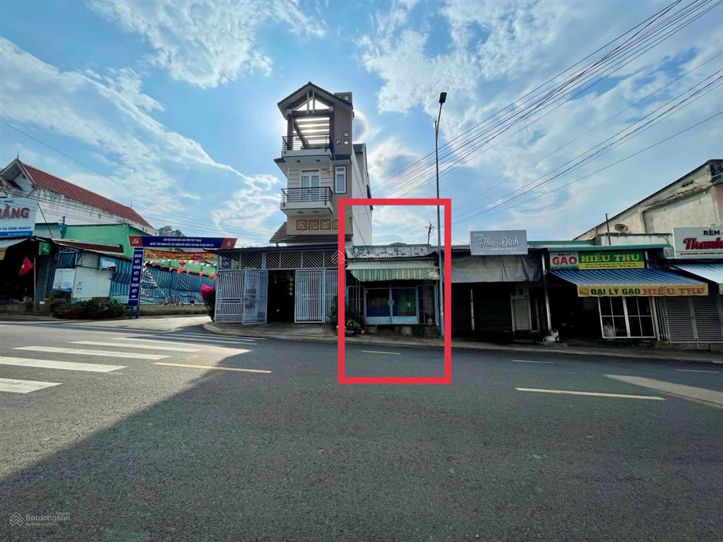 Bán nhà  81,6m2 mặt tiền đường ngô quyền ngay chợ và bệnh viện bình long, giá 3 tỷ bao sổ