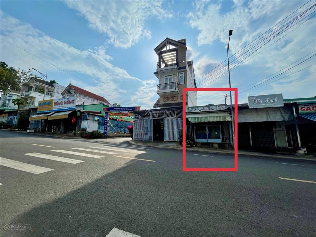Bán nhà  81,6m2 mặt tiền đường ngô quyền ngay chợ và bệnh viện bình long, giá 3 tỷ bao sổ