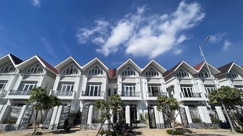 Cho thuê biệt thự hoa sứ diện tích 150m2 giá tốt tại kđt vịnh an hòa núi thành