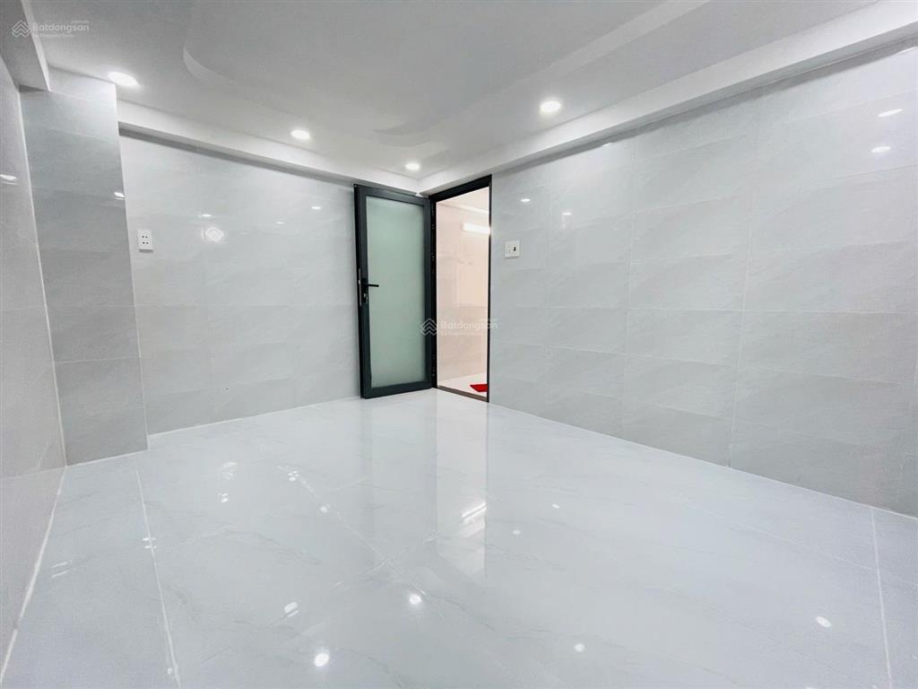 Nhà 1 trệt 1 lửng 1 lầu 1 tum sân thượng quốc lộ 13, p. hiệp bình phước, thủ đức