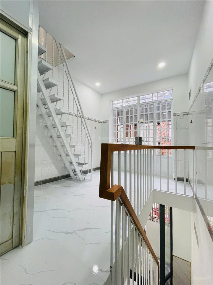 Nhà 1trệt 2lầu 4pn 3wc đường 19 ngay trung tâm linh chiểu, thủ đức