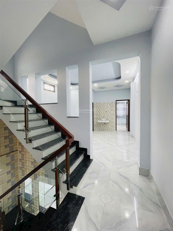 Nhà 100m2 1trệt 2lầu 1sân thượng đường số 6, p. hiệp bình chánh, thủ đức