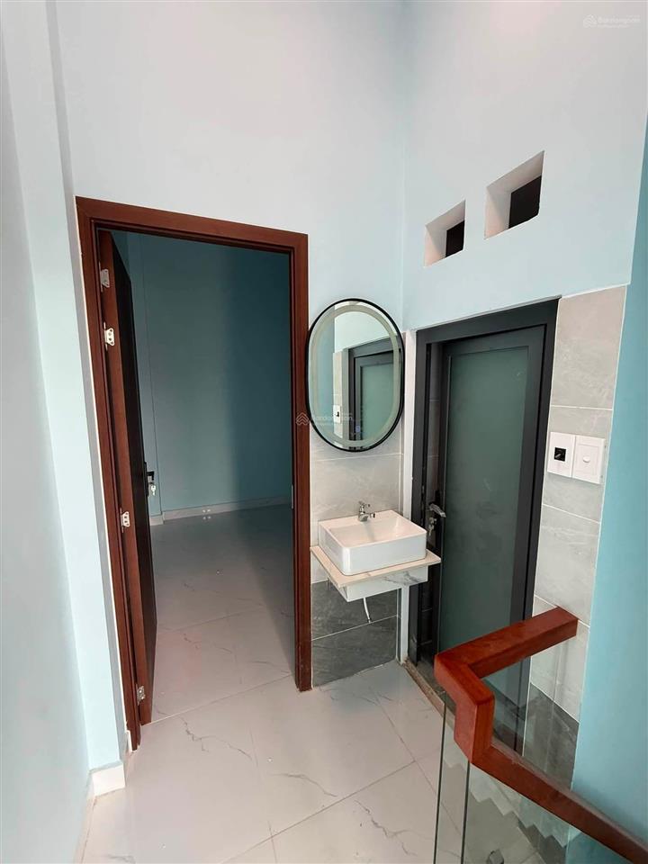 Nhà mới tinh đẹp 1 trệt 2 lầu đường 45 hbc ngay chợ bình triệu