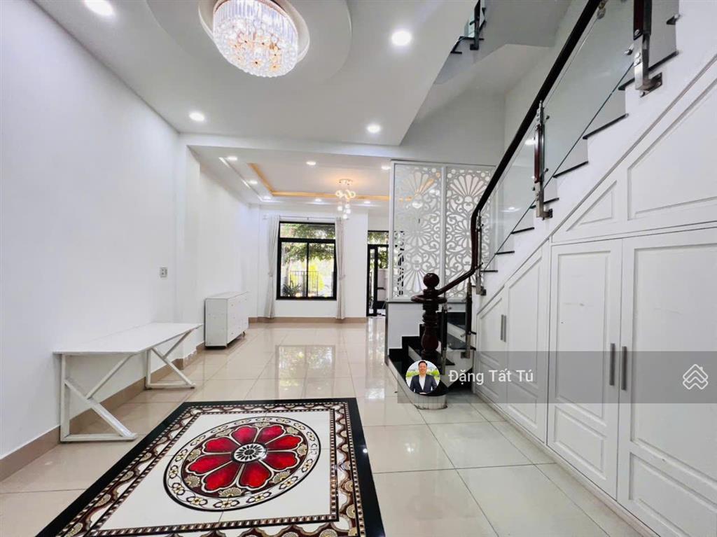 Chính chủ cần cho thuê nhà phố view hồ lakeview city giá 30tr/th vị trí đẹp giá tốt.  0917 330 ***