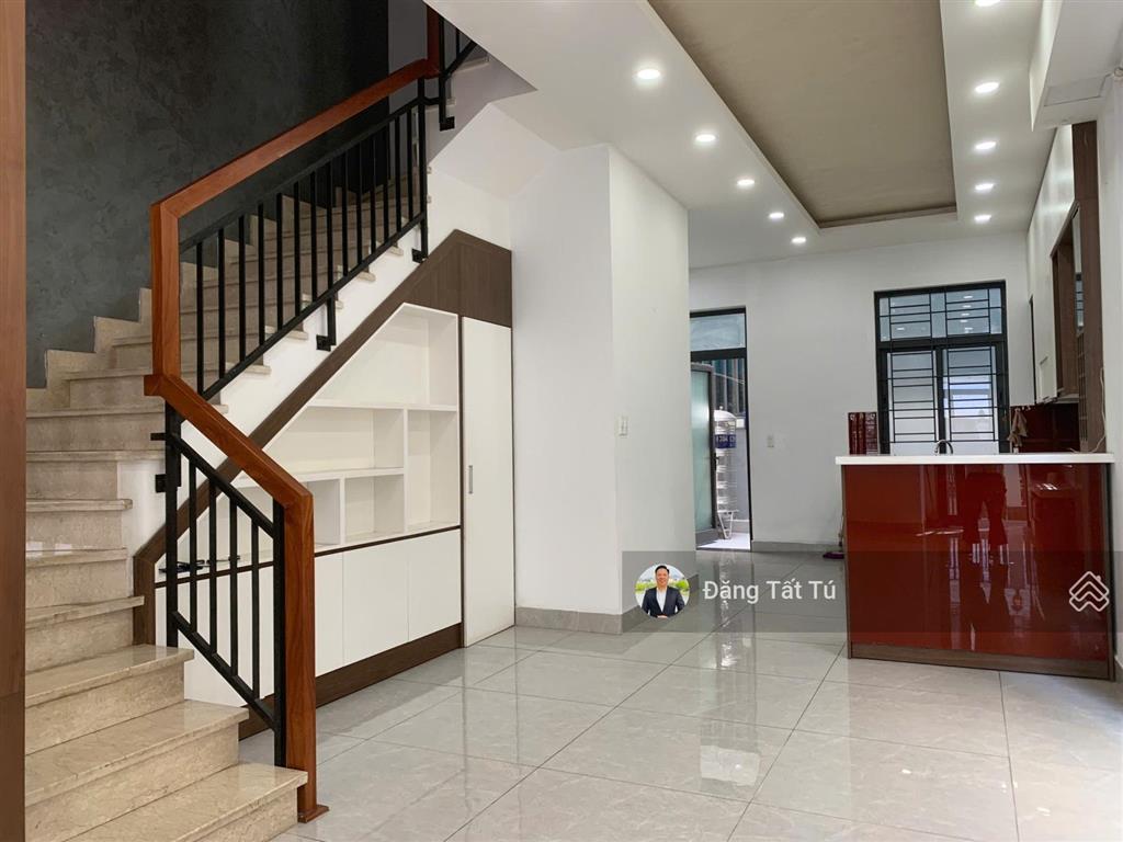 Cho thuê nhà phố lakeview city nhà đã hoàn thiện 5x20m giá 27tr/th, 7x20m giá 30tr/th. 0917 330 ***