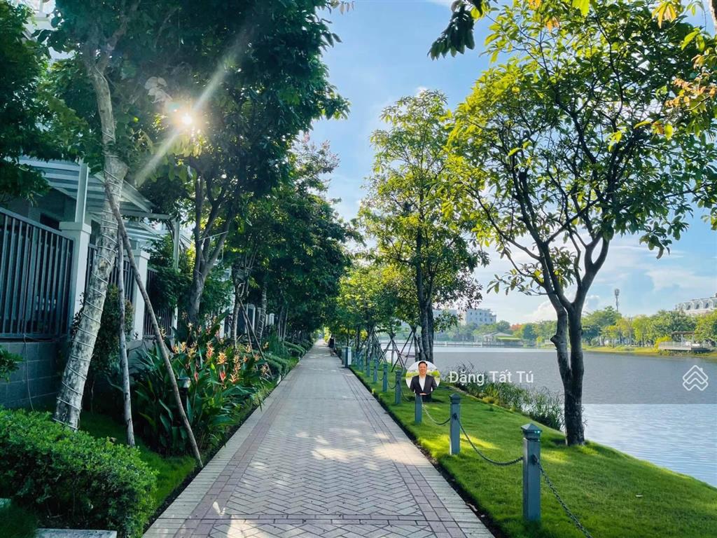 Cần bán nhà phố lakeview city giá 17.5 tỷ nhà đã hoàn thiện nội thất.  0917 330 ***