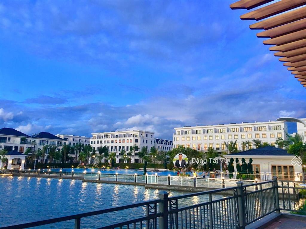 Cần bán nhà phố lakeview city giá 17.5 tỷ nhà đã hoàn thiện nội thất.  0917 330 ***