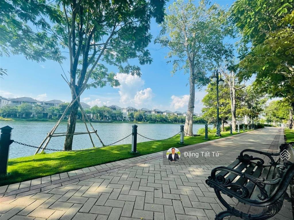Cần bán nhà phố lakeview city giá 17.5 tỷ nhà đã hoàn thiện nội thất.  0917 330 ***