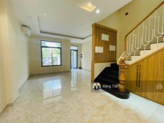 Cho thuê nguyên căn nhà phố view hồ trục đường đẹp nhất dự án lakeview city nhà hoàn thiện mới đẹp