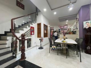 Nhà phố lakeview city cần bán vị trí view công viên nhà đã hoàn thiện giá 21 tỷ.  0917 330 ***