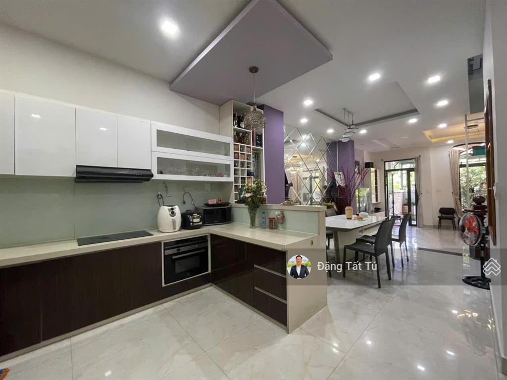 Nhà phố lakeview city cần bán vị trí view công viên nhà đã hoàn thiện giá 21 tỷ.  0917 330 ***