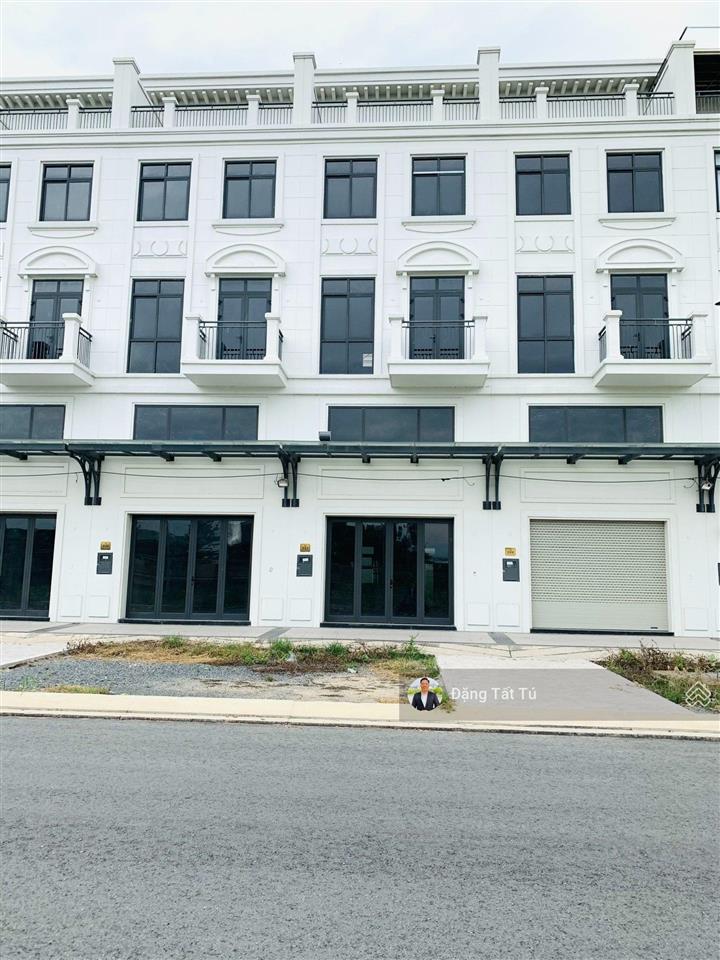 Căn tốt nhất shophous mặt tiền song hành lakeview city giá chỉ 27 tỷ còn thương lượng. 0917 330 ***