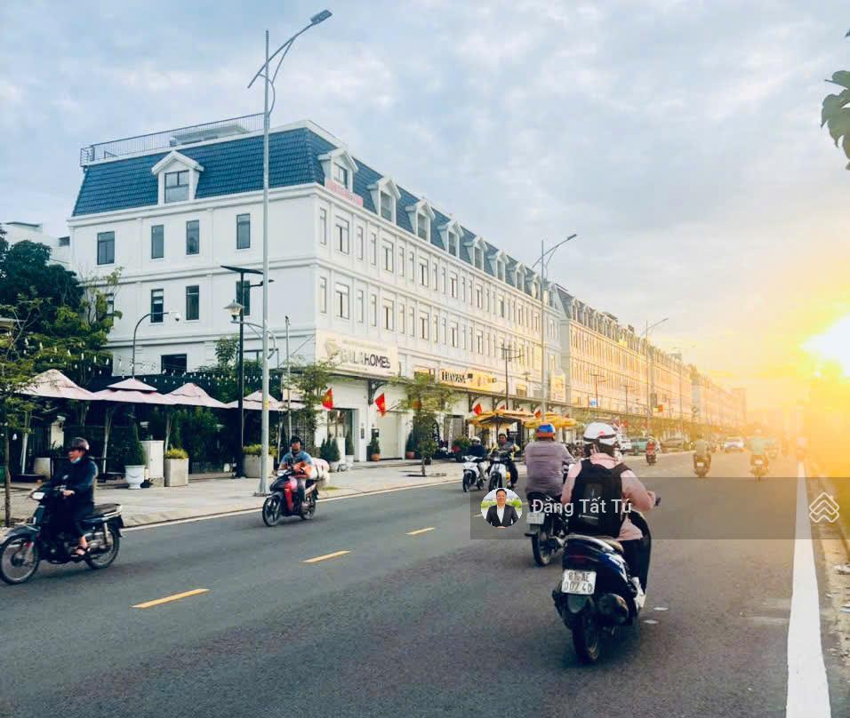 Căn tốt nhất shophous mặt tiền song hành lakeview city giá chỉ 27 tỷ còn thương lượng. 0917 330 ***