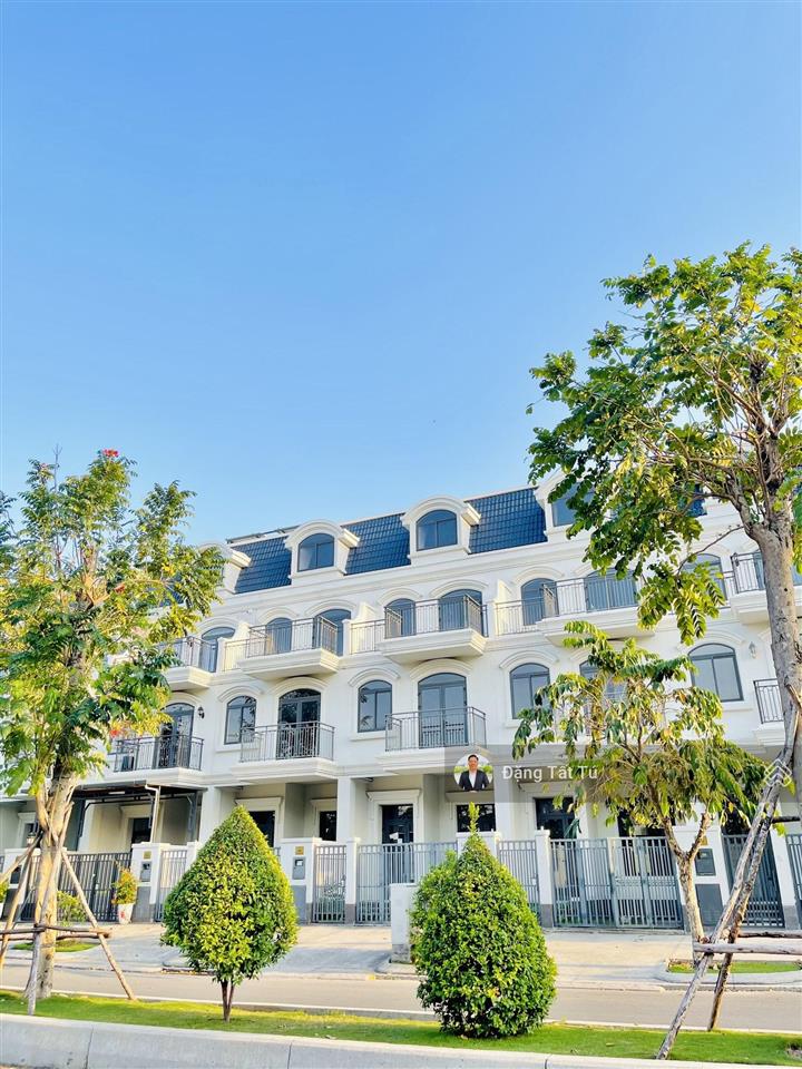 Cần bán nhanh nhà phố lakeview city nhà đã hoàn thiện, ngay trục đường chính dự án giá 23.5 tỷ.