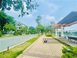 Cần bán nhanh nhà phố lakeview city nhà đã hoàn thiện, ngay trục đường chính dự án giá 23.5 tỷ.