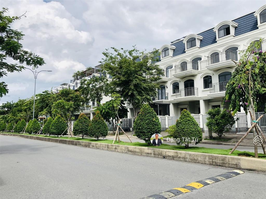 Cần bán nhanh nhà phố lakeview city nhà đã hoàn thiện, ngay trục đường chính dự án giá 23.5 tỷ.