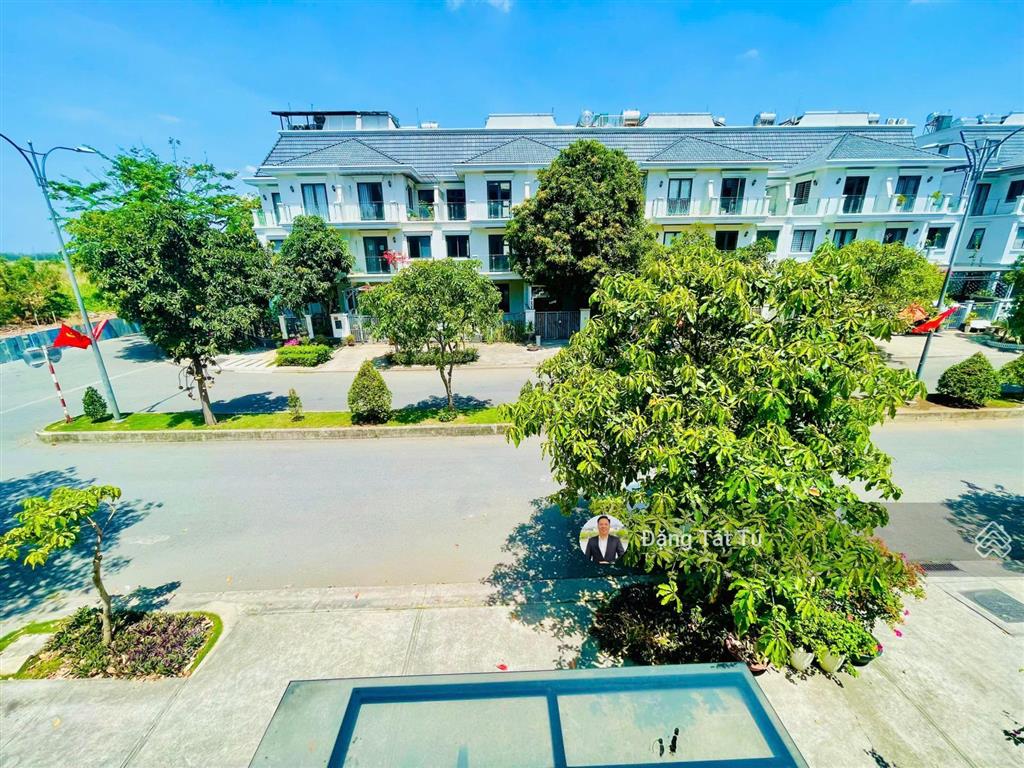 Bán nhà phố lakeview city trục đường 25m đẹp, nhà hoàn thiện, dọn vào ở ngay