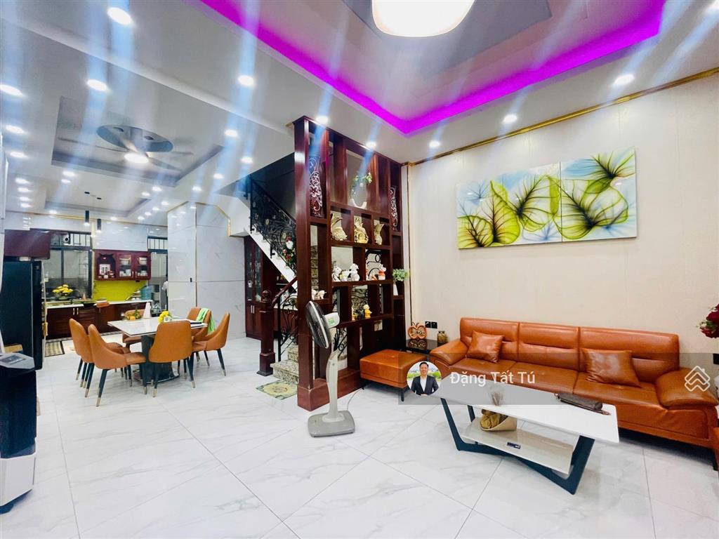Cần bán gấp nhà phố lakeview city 7x20m 1 trệt 3 lầu nhà hoàn thiện full nội thất giá 25 tỷ