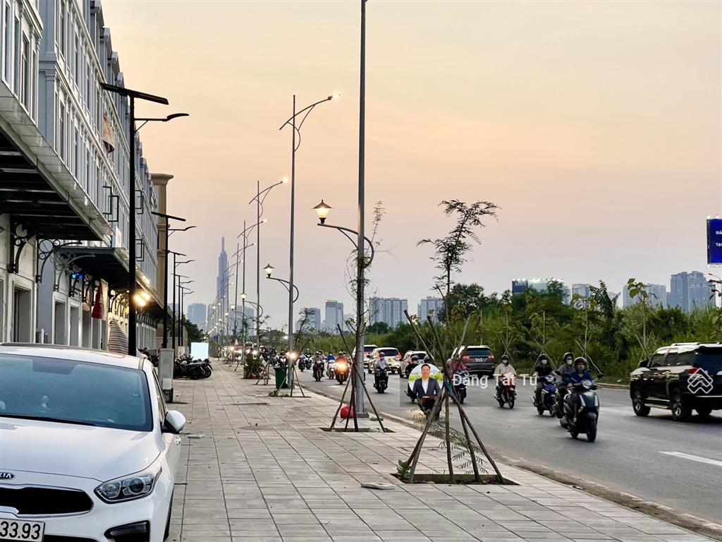 Cần bán gấp shophouse mặt tiền song hành lakeview city ngang 5m giá chỉ 26.5 tỷ.  0917 330 ***