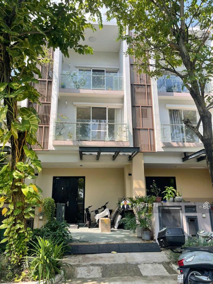Cần cho thuê nguyên căn nhà phố palm city full nội thất giá chỉ 35tr/th bao phí quản lý. 0917 330 ***