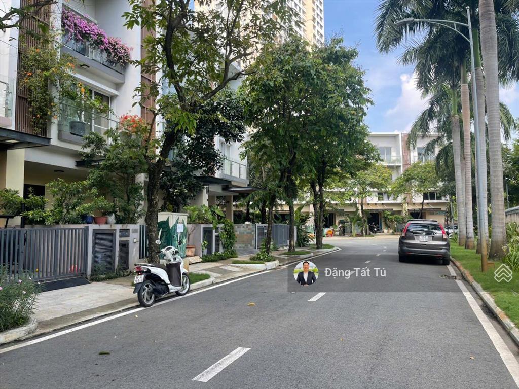 Cần cho thuê nguyên căn nhà phố palm city full nội thất giá chỉ 35tr/th bao phí quản lý. 0917 330 ***