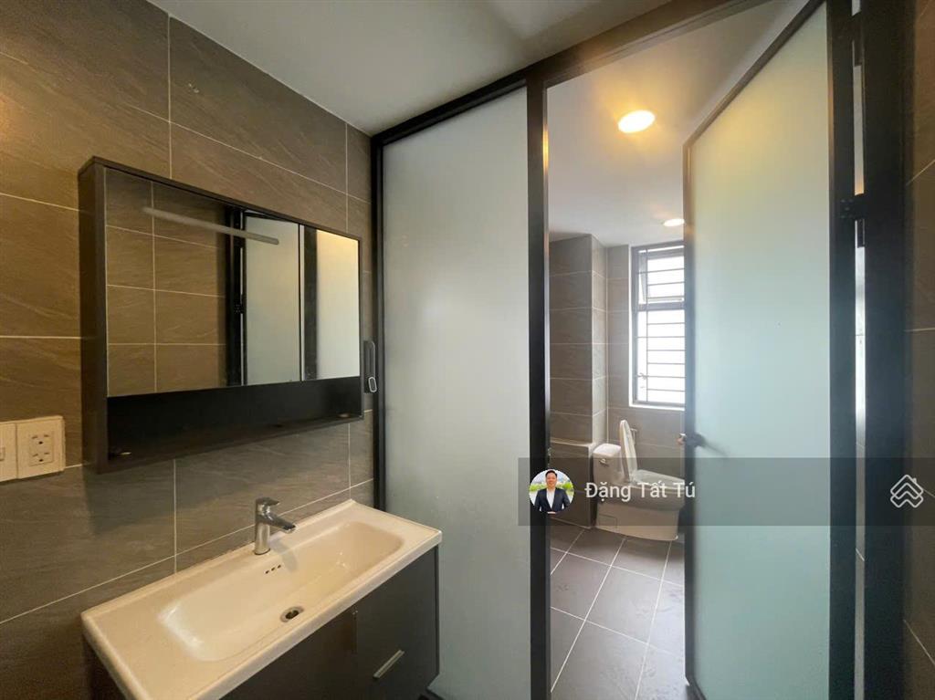 Cần cho thuê nguyên căn nhà phố lakeview city, nhà đã hoàn thiện giá 30tr/th.  0917 330 ***