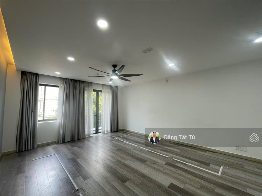 Cần cho thuê nguyên căn nhà phố lakeview city, nhà đã hoàn thiện giá 30tr/th.  0917 330 ***