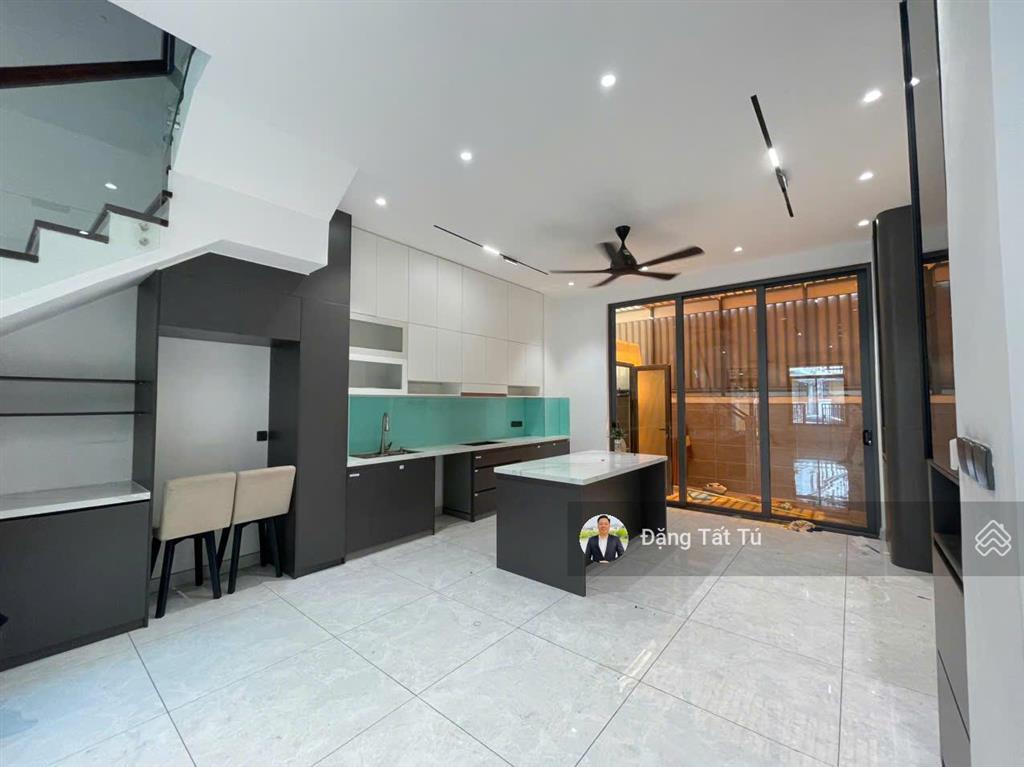 Cần cho thuê nguyên căn nhà phố lakeview city, nhà đã hoàn thiện giá 30tr/th.  0917 330 ***
