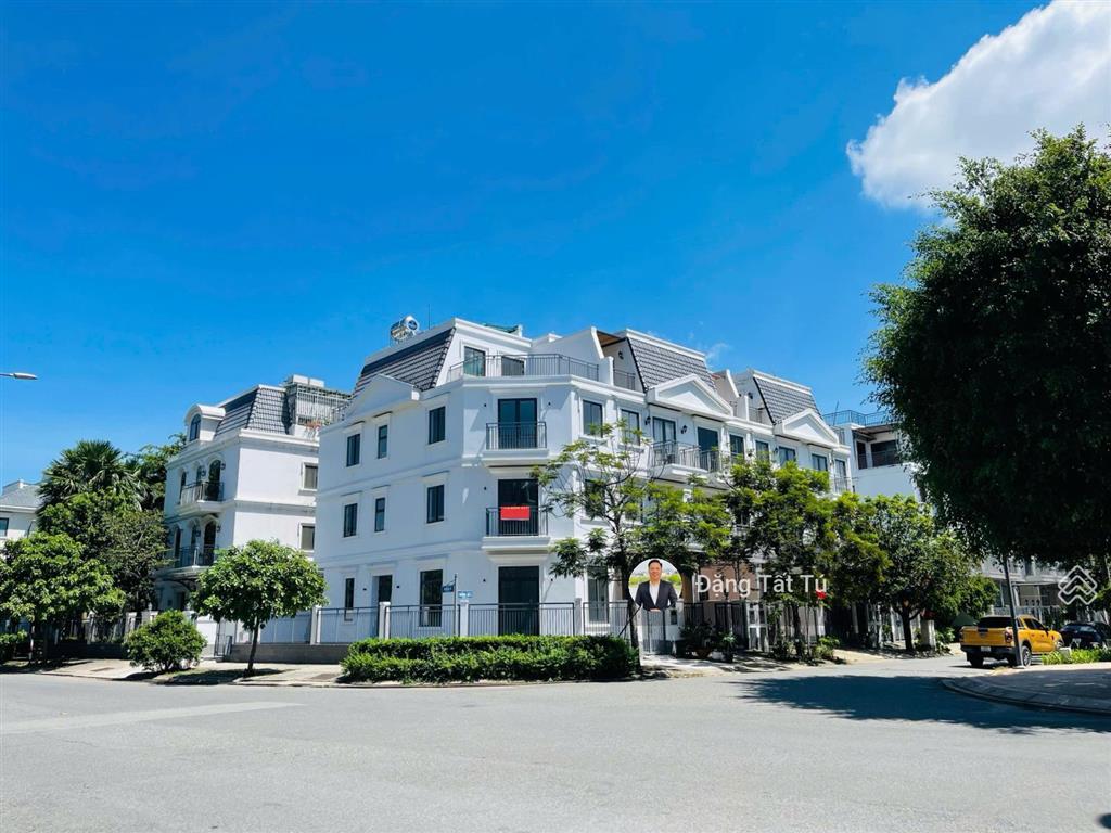 Cần cho thuê nhà phố góc hai mặt tiền view hồ, nhà đã hoàn thiện, vị trí đẹp giá 38tr/th