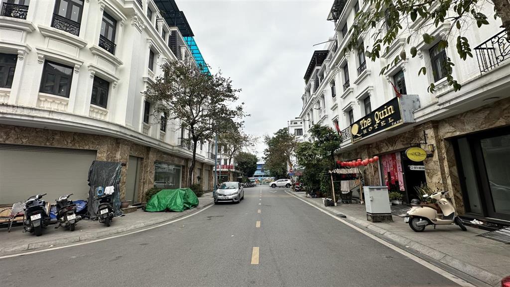 Bán căn liền kề thô hướng đông bắc gần sông 87,5m2 giá 11,3 tỷ