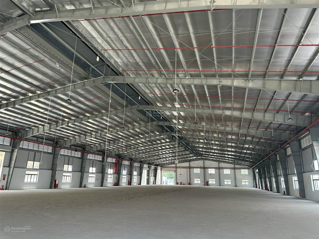 Cho thuê xưởng 4000m2 kcn amata, có cẩu trục...  mr hưng để biết rõ thông tin