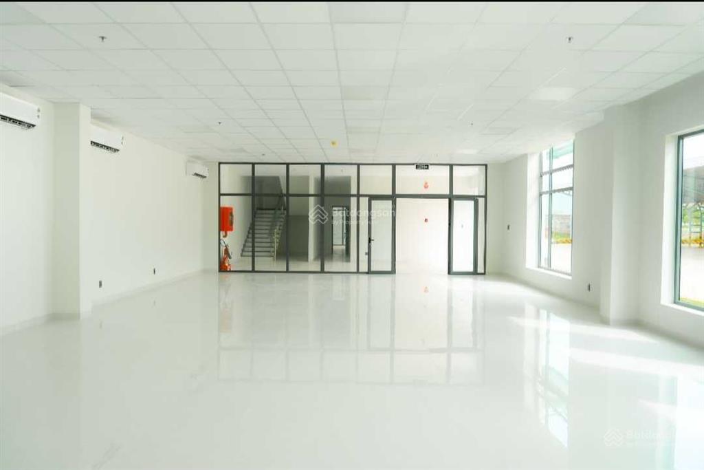 Cho thuê kho xưởng kcn dầu giây, dt 3500m2 giá 85.000đ/m2/th