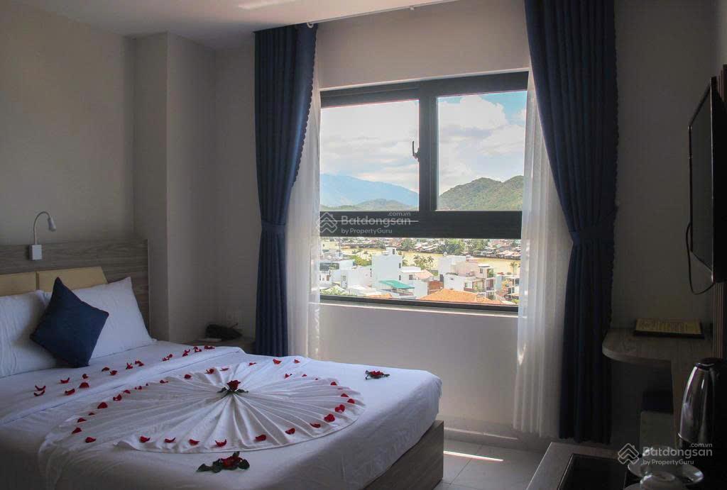 Bán khách sạn 3 sao mặt tiền lý thường kiệt  nha trang