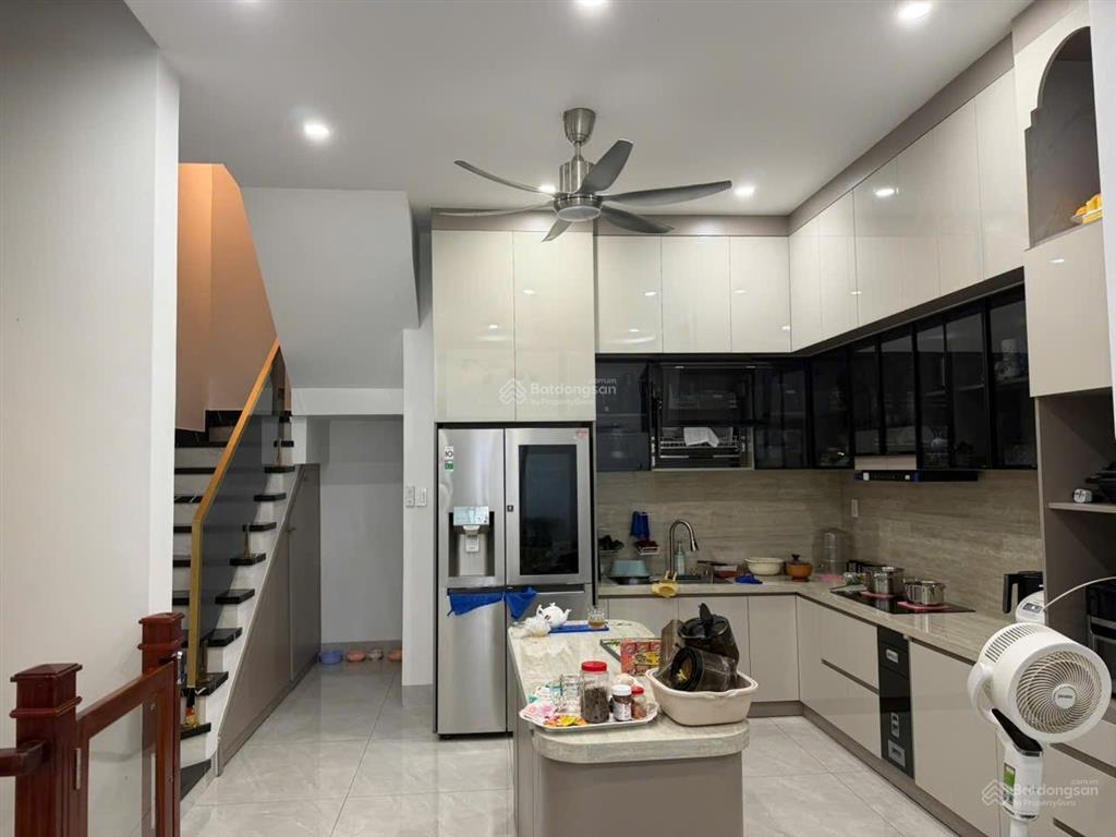 Bán nhà phố siêu đẹp mặt tiền đường lê chân