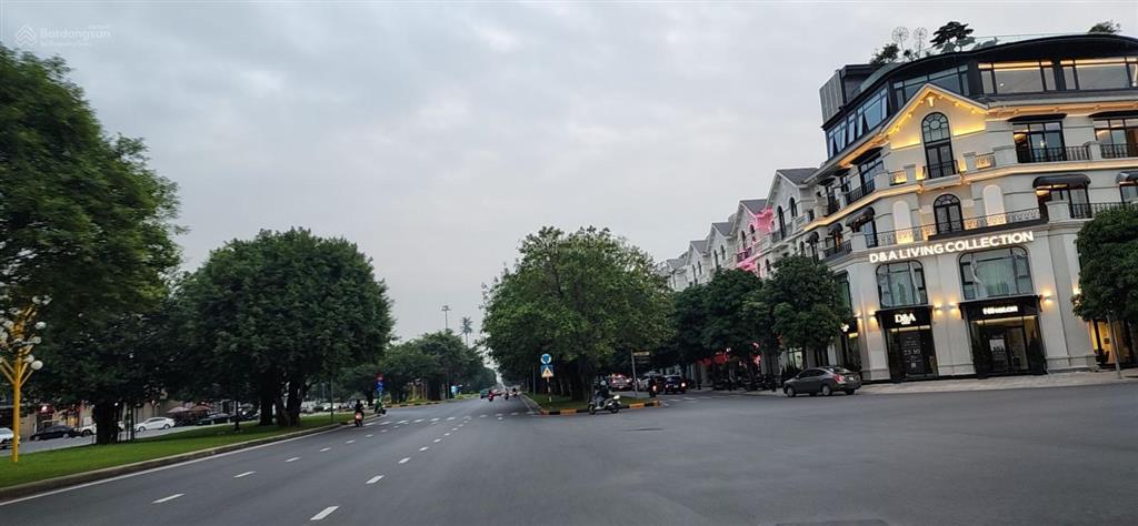 Lô góc 2 mặt oto thông đất đẹp trung tâm trâu quỳ giá 8.x diện tích 60m