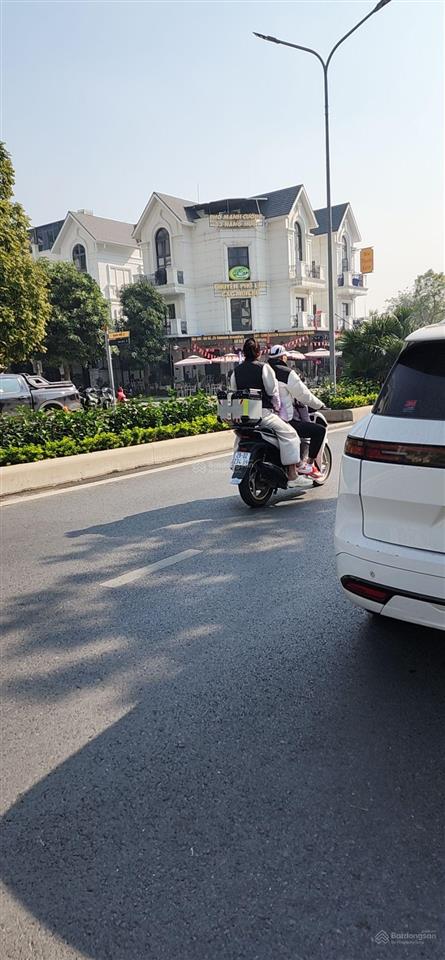 Lô góc 2 mặt oto thông đất đẹp trung tâm trâu quỳ giá 8.x diện tích 60m