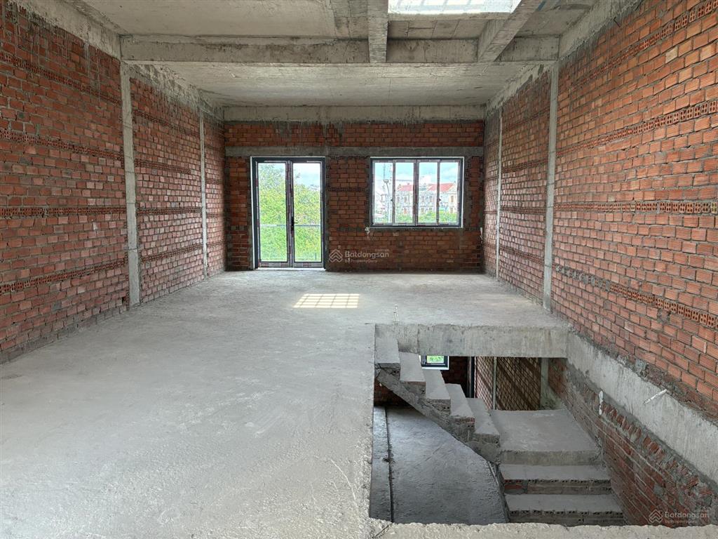 Bán nhà lô lk0530 bà rịa city gate (6x20), diện tích sàn 326 m2, giá bán 4.800 triệu đồng.