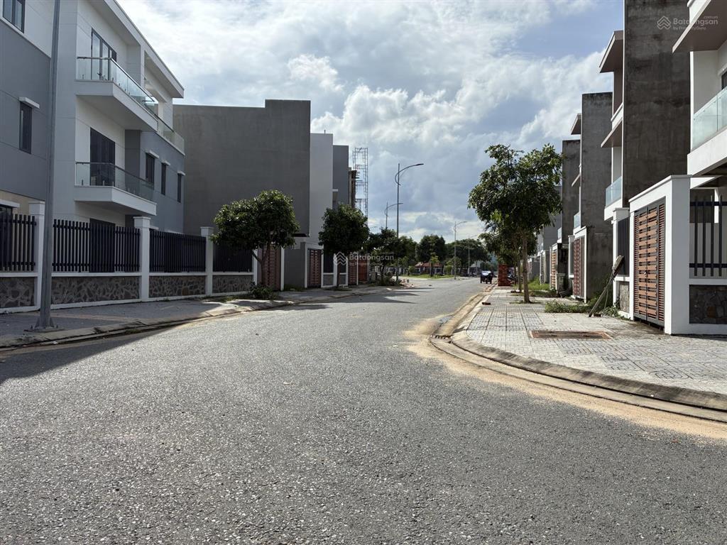Bán nhà lô lk0530 bà rịa city gate (6x20), diện tích sàn 326 m2, giá bán 4.800 triệu đồng.