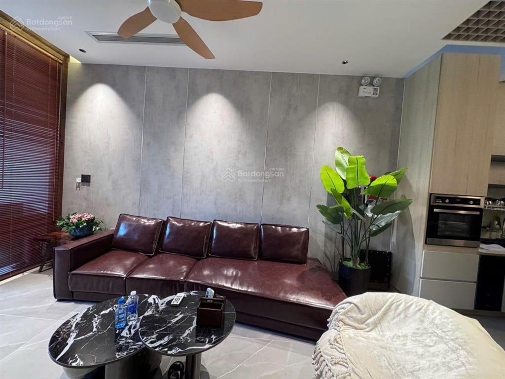 Giảm nhanh 500 triệu cần bán gấp nhà view công viên cách biển 300m