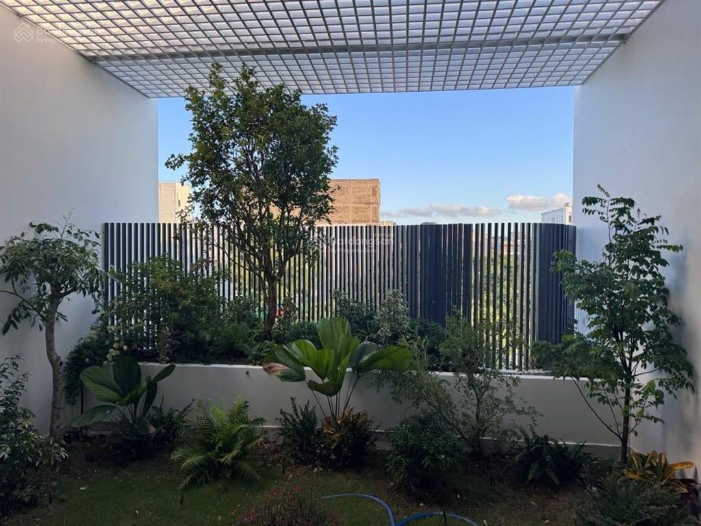 Giảm nhanh 500 triệu cần bán gấp nhà view công viên cách biển 300m