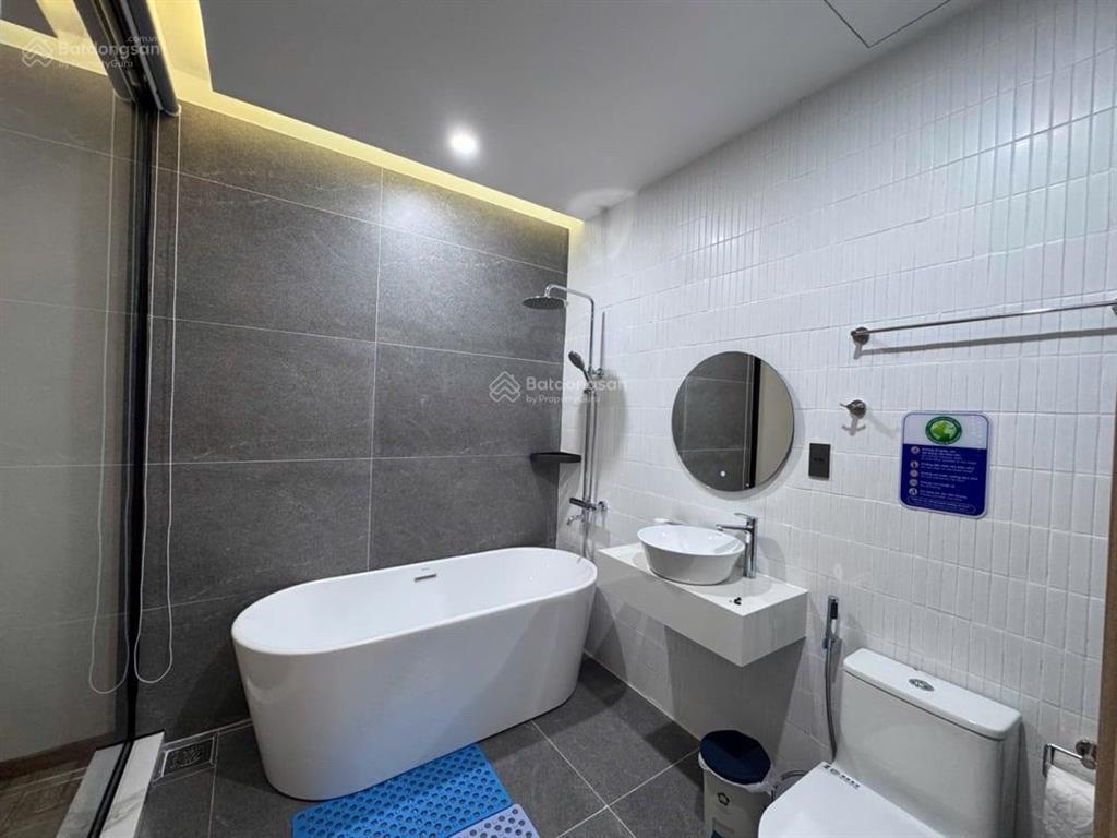 Giảm nhanh 500 triệu cần bán gấp nhà view công viên cách biển 300m