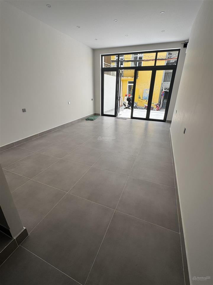 Nhà 5 tầng, mặt tiền đào duy từ, p. xuân hương  đà lạt